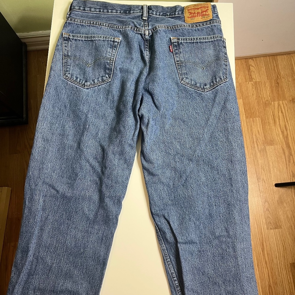 Levis 550 W36 L32 Great Condition!